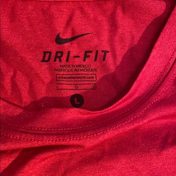 Nike men’s Dri-Fit t shirt in red - Picture 2 of 5